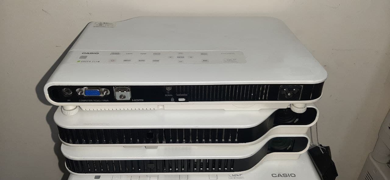 ویدئو پروژکتور اسلیم کاسیو Casio XJ-A130 استوک